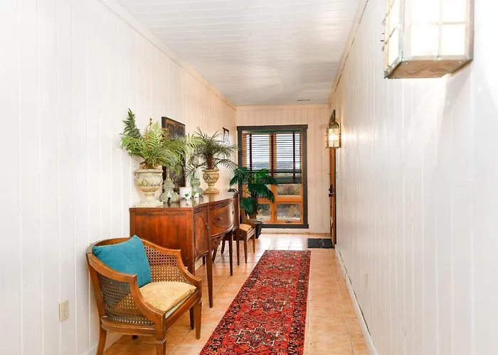Holiday home Frogmore Galena