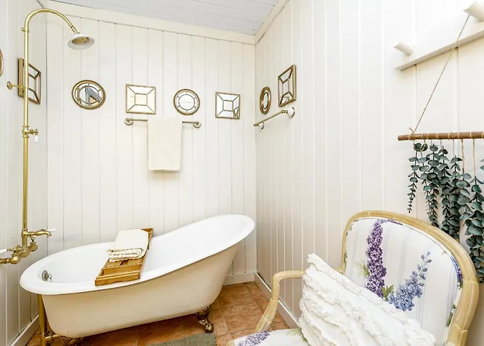 Holiday home Frogmore *